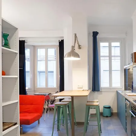 Confort, Central Studio Apartment