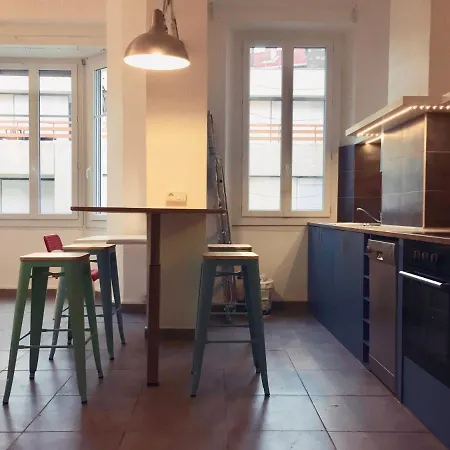 Confort, Central Studio Apartment